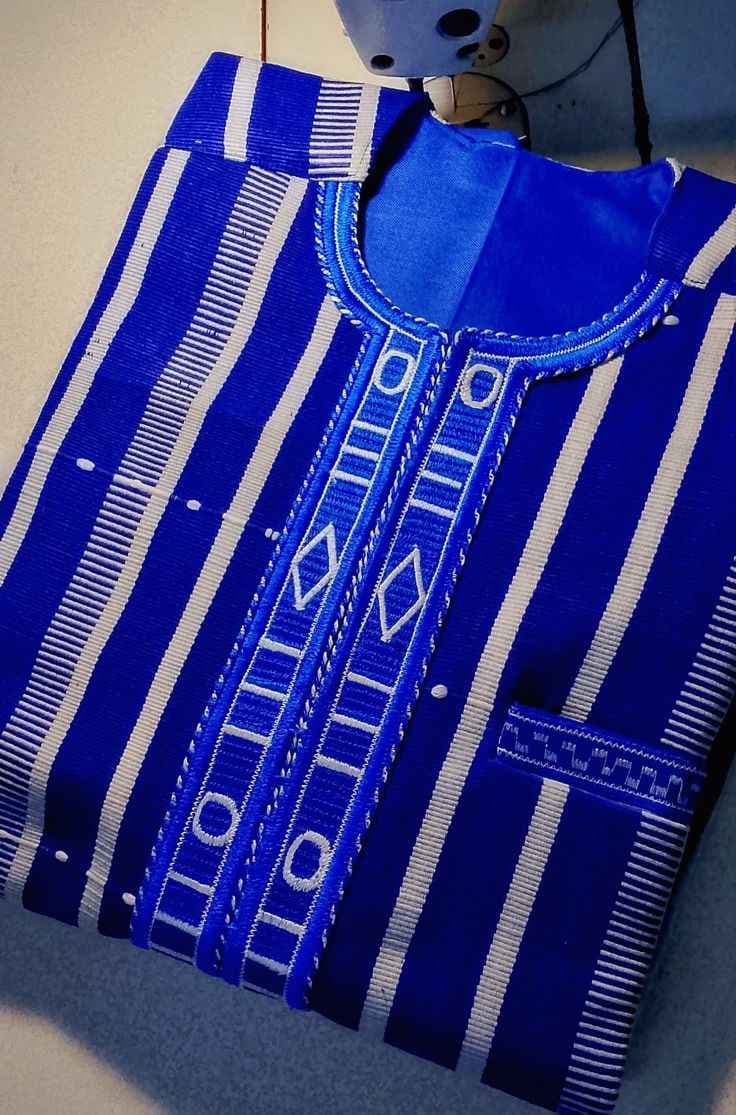 les coups broderie disponible industrielle