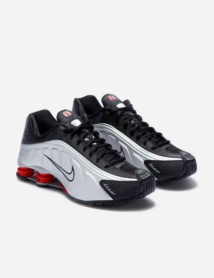 NIKE SHOX R4