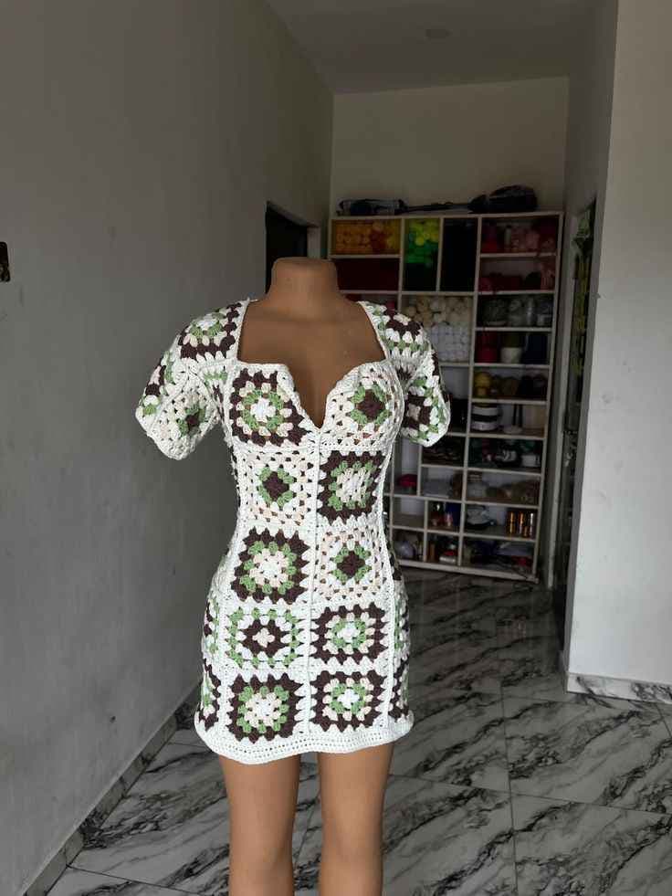 tenue au crochet
