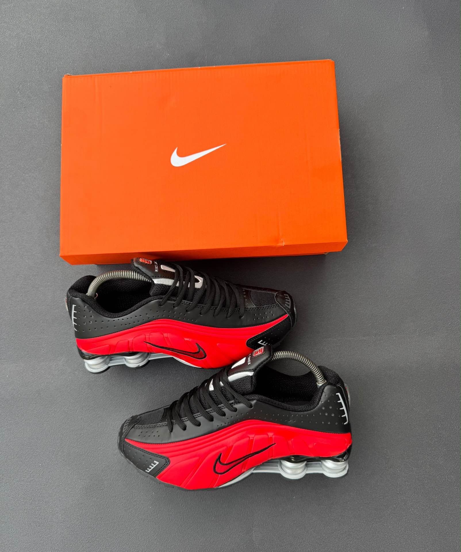 NIKE SHOX 4
