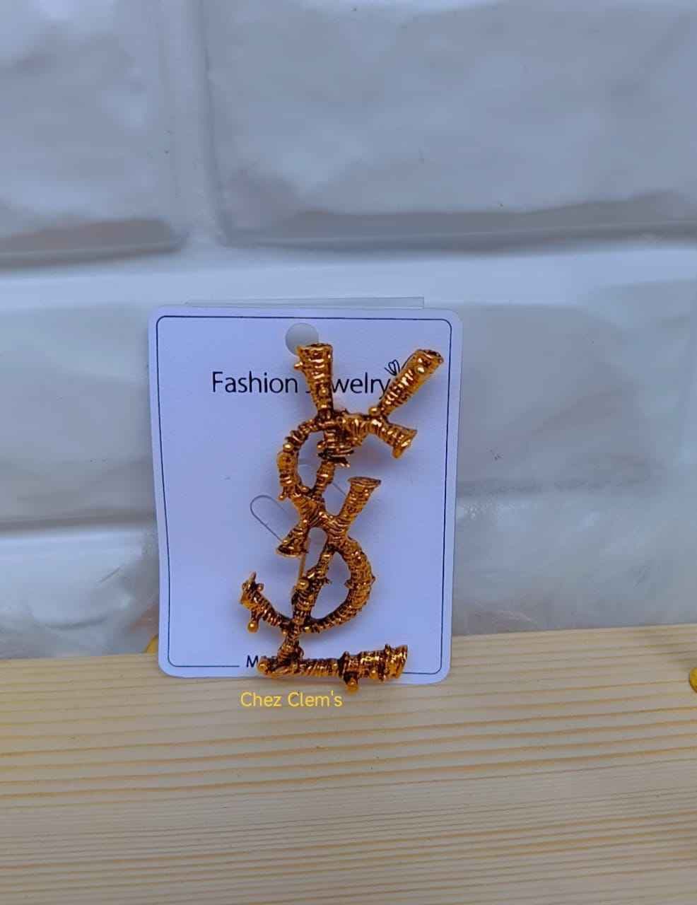 broches