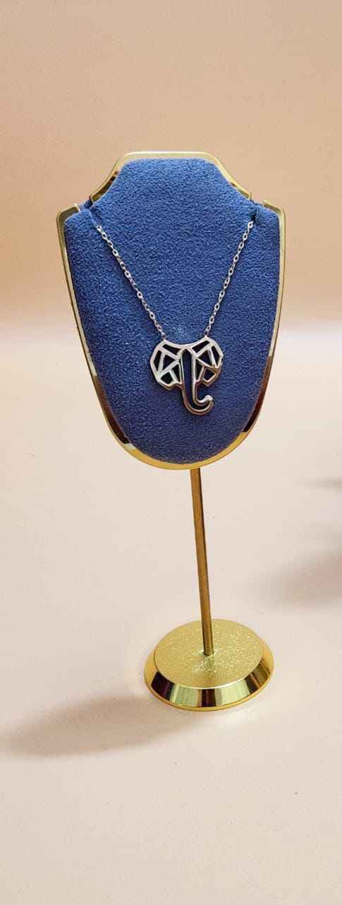 collier en forme d'éléphant
