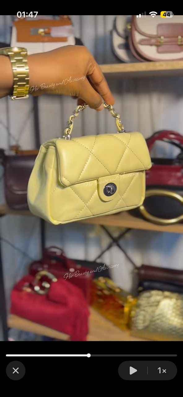 petite fleure jaune