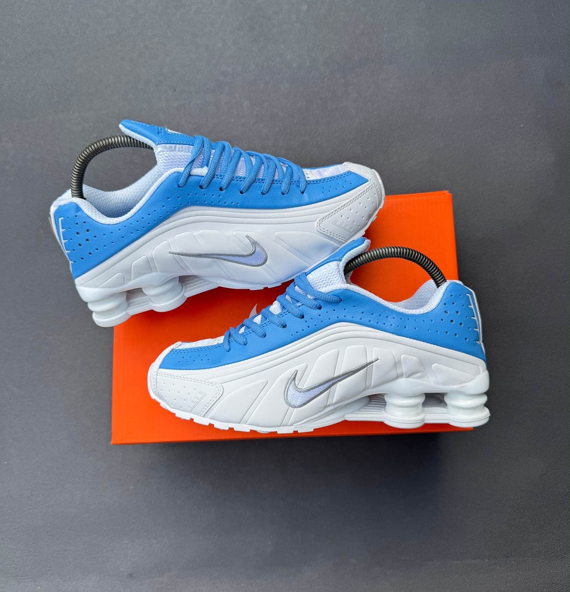 NIKE SHOX 4