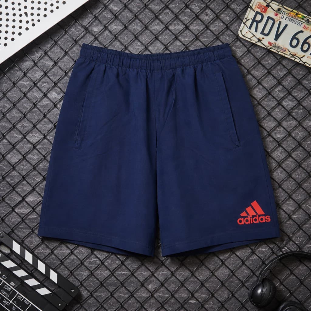 short bleu Adidas