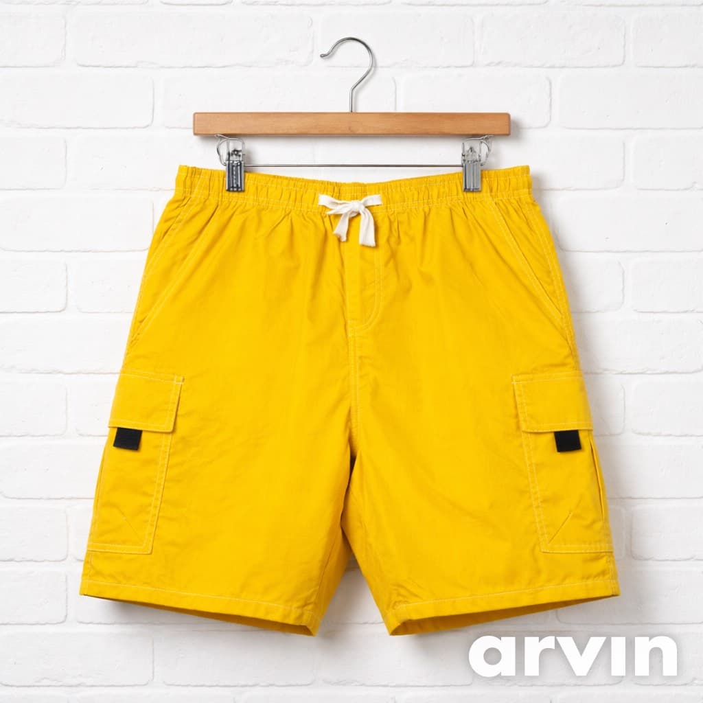 short cargo jaune