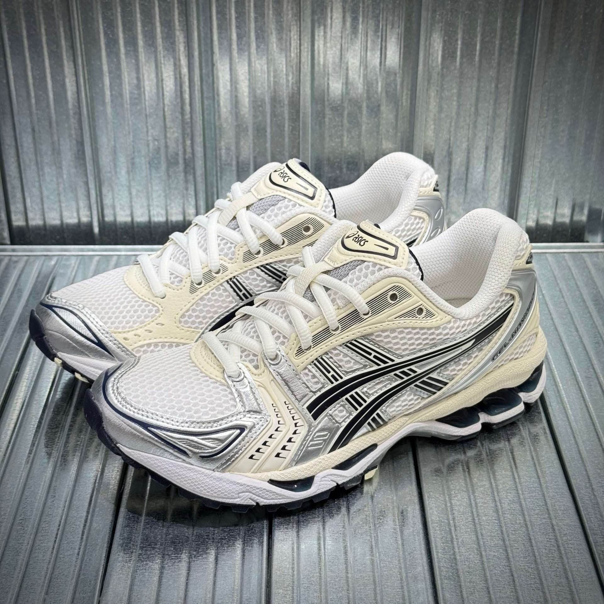 ASICS GEL KAYANO