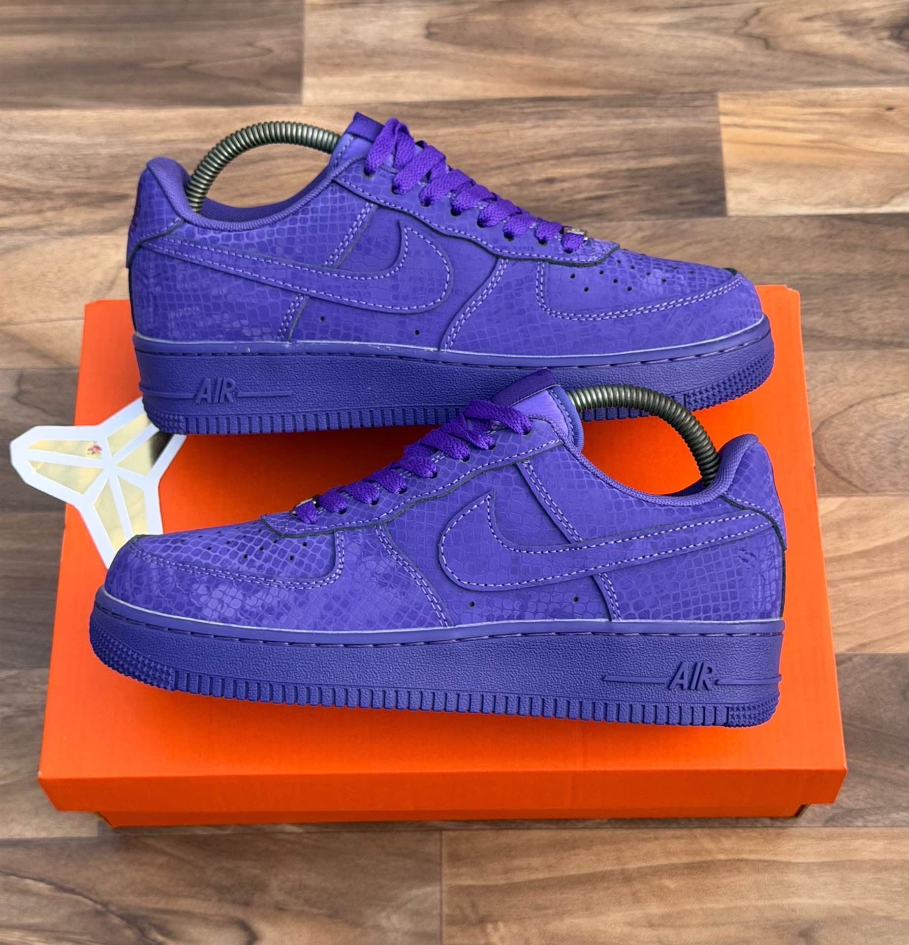 NIKE AIR FORCE