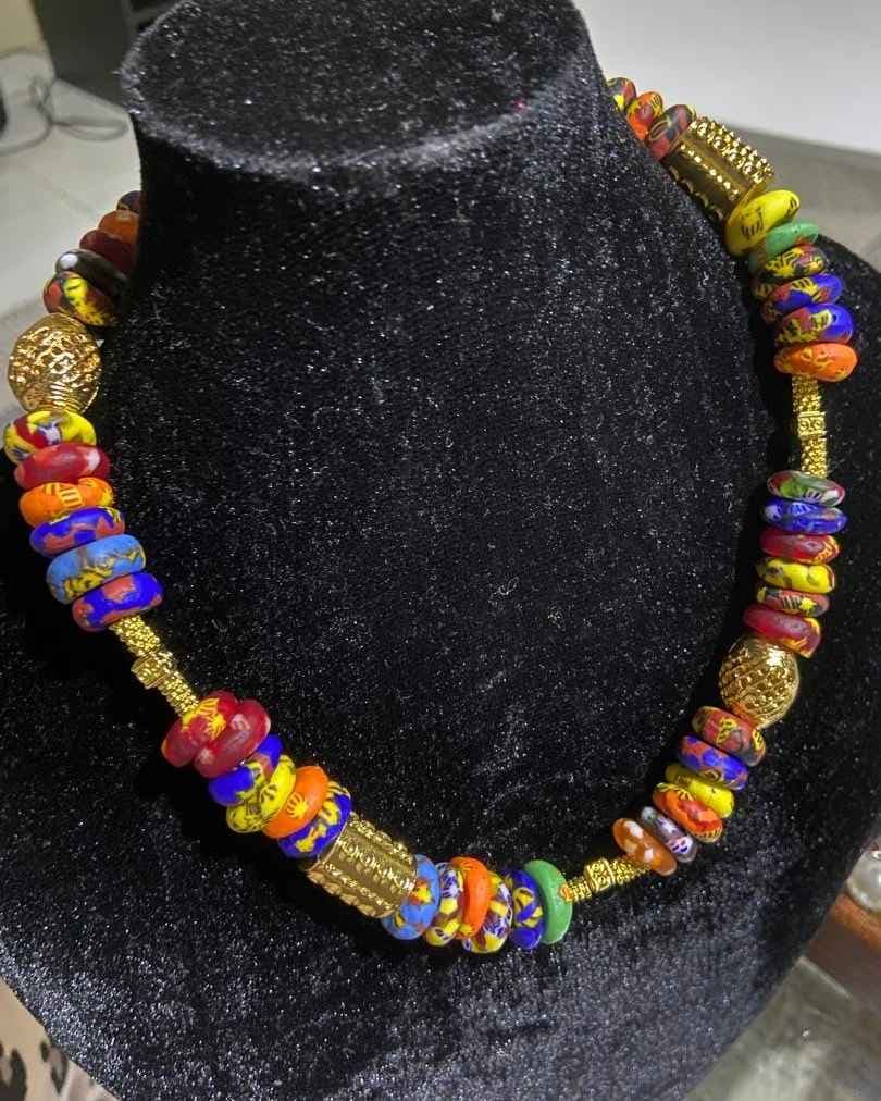 collier akan 