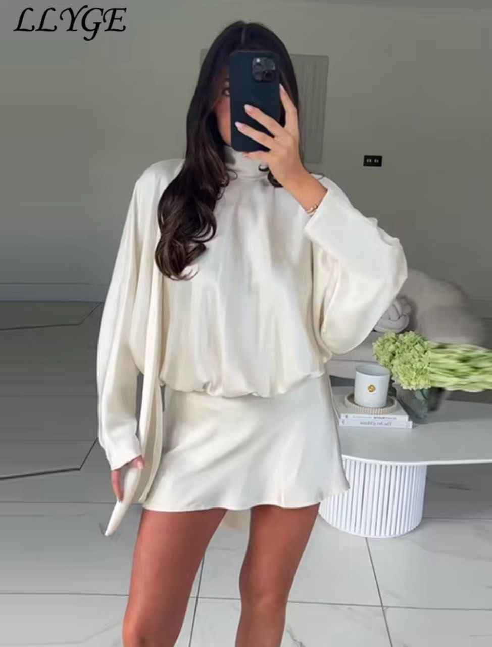 Robe satin blanc 